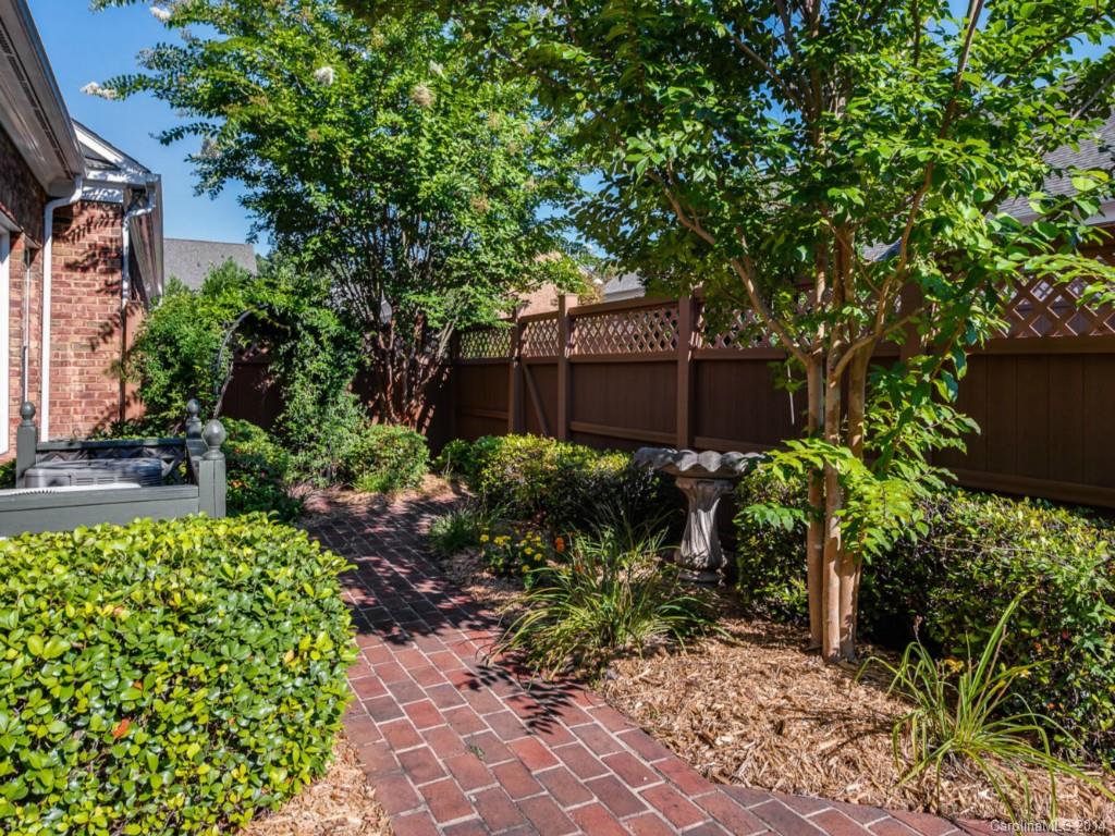 5324 Greenfield Commons Drive Charlotte NC 28226