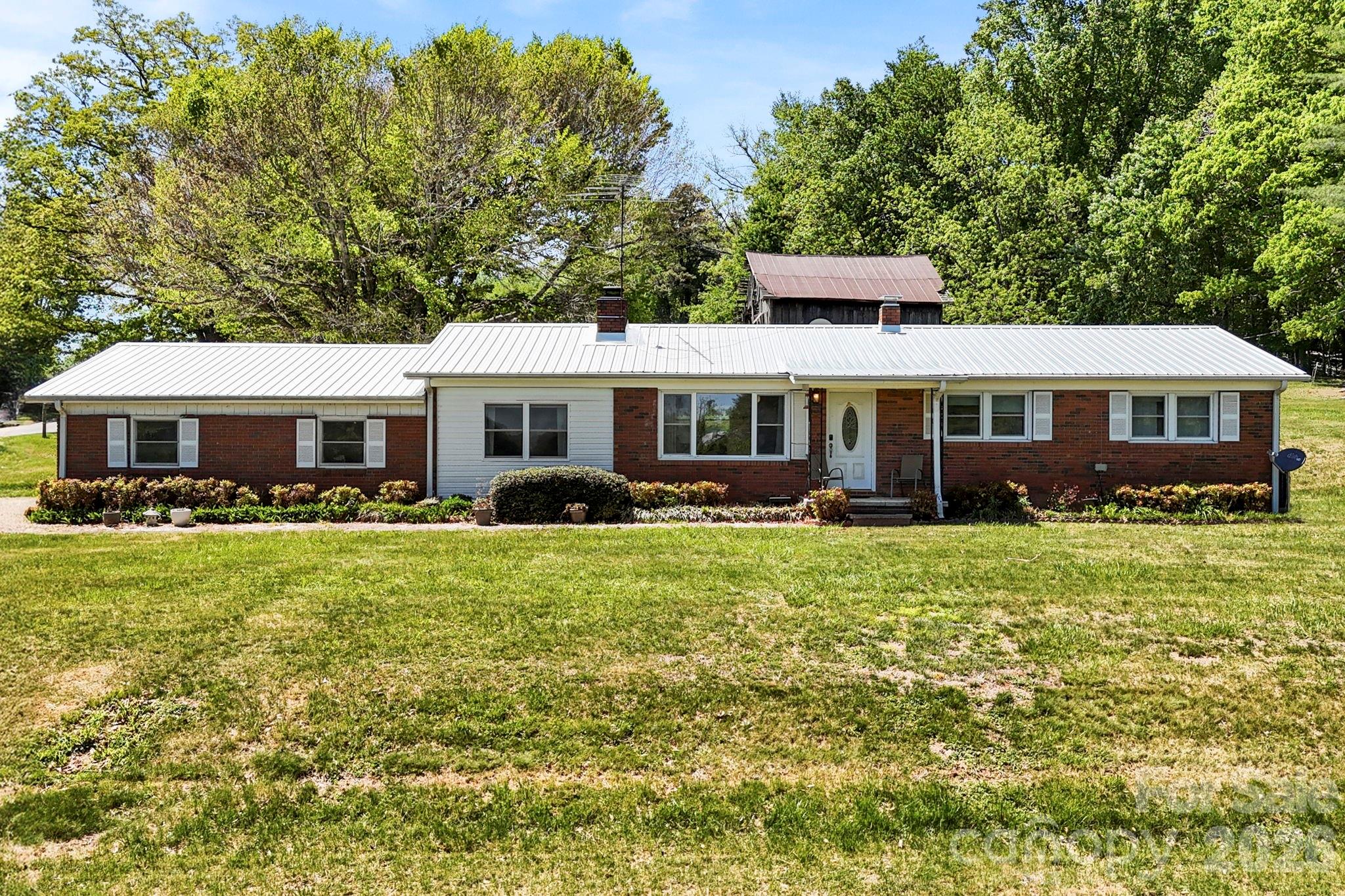 18 Hilda Lane Mills River NC 28759
