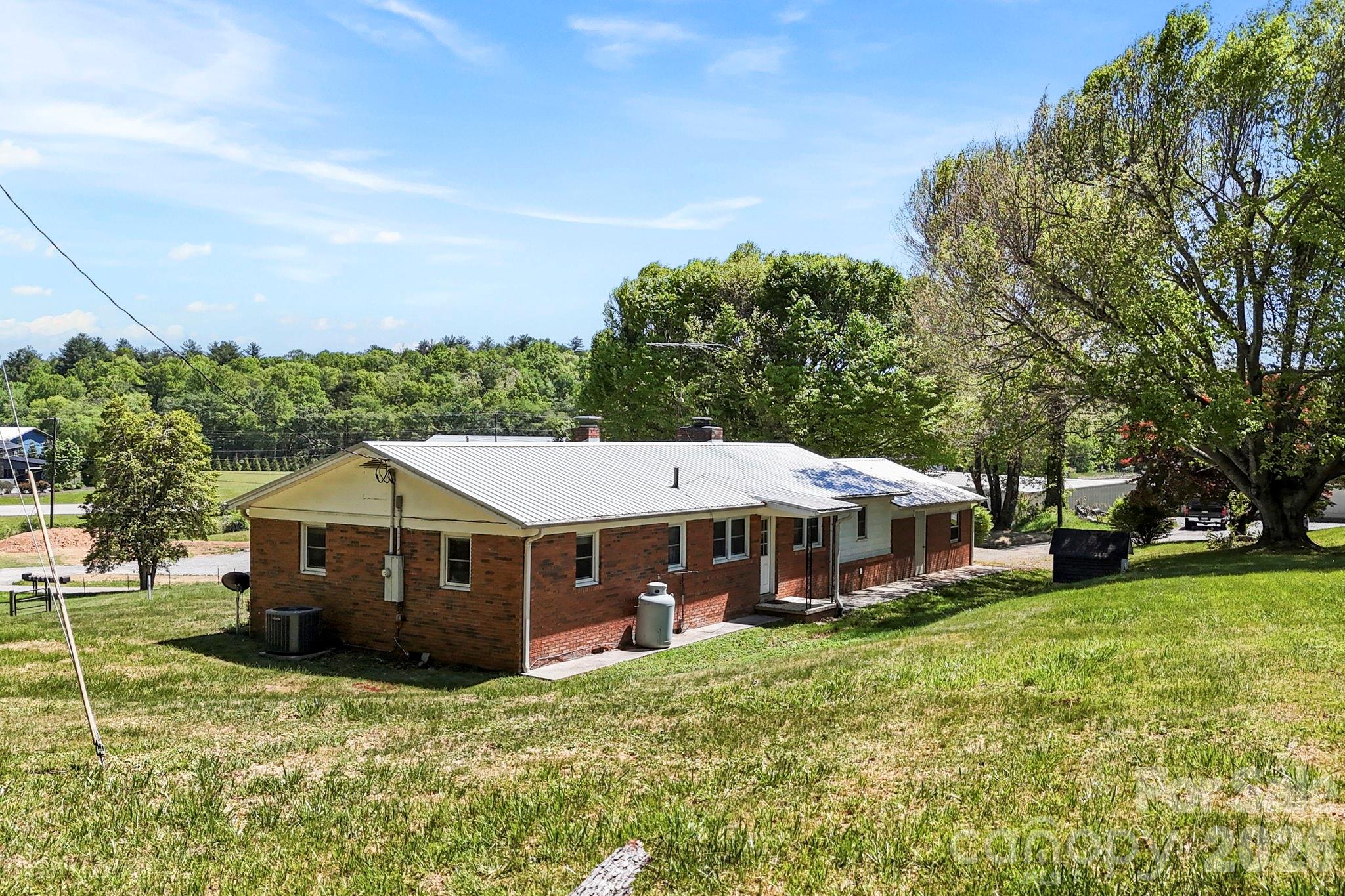 18 Hilda Lane Mills River NC 28759