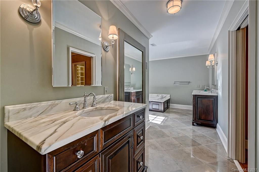 4501 Parview Drive N Charlotte NC 28226