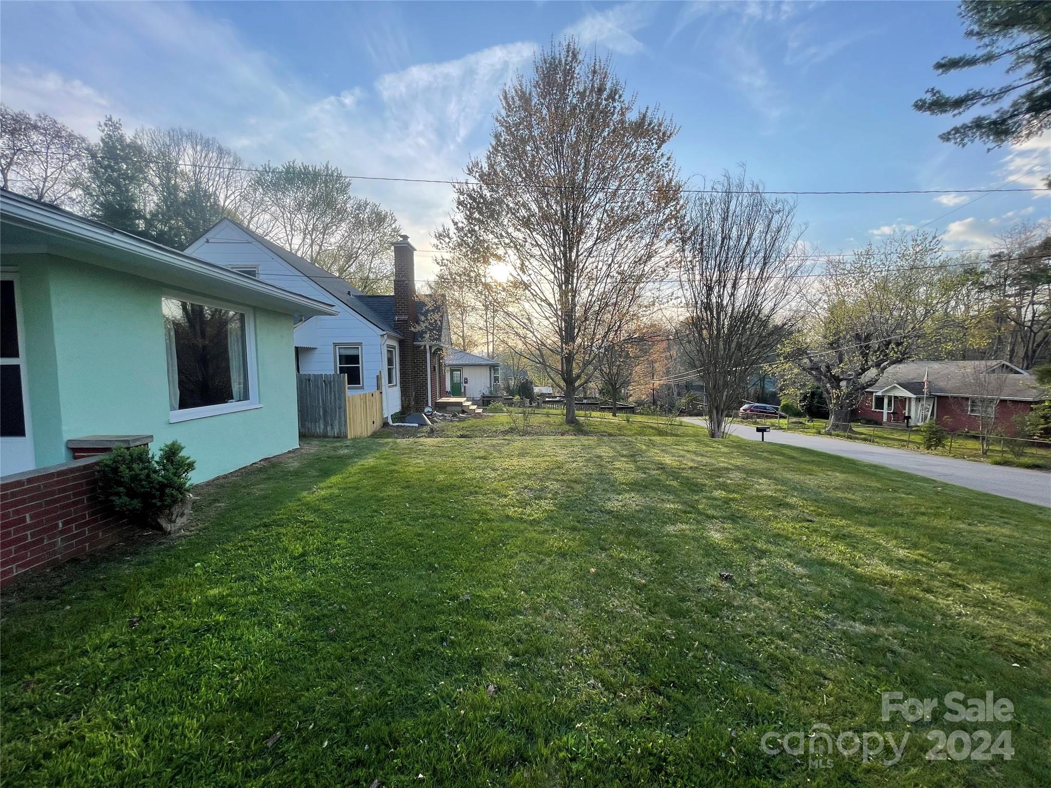 22 Davenport Road Asheville NC 28806