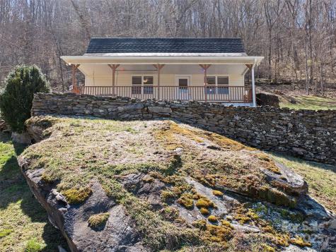 427 Johnson Cemetery Road Bakersville NC 28705