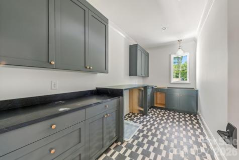 1024 Jefferson Drive Charlotte NC 28270
