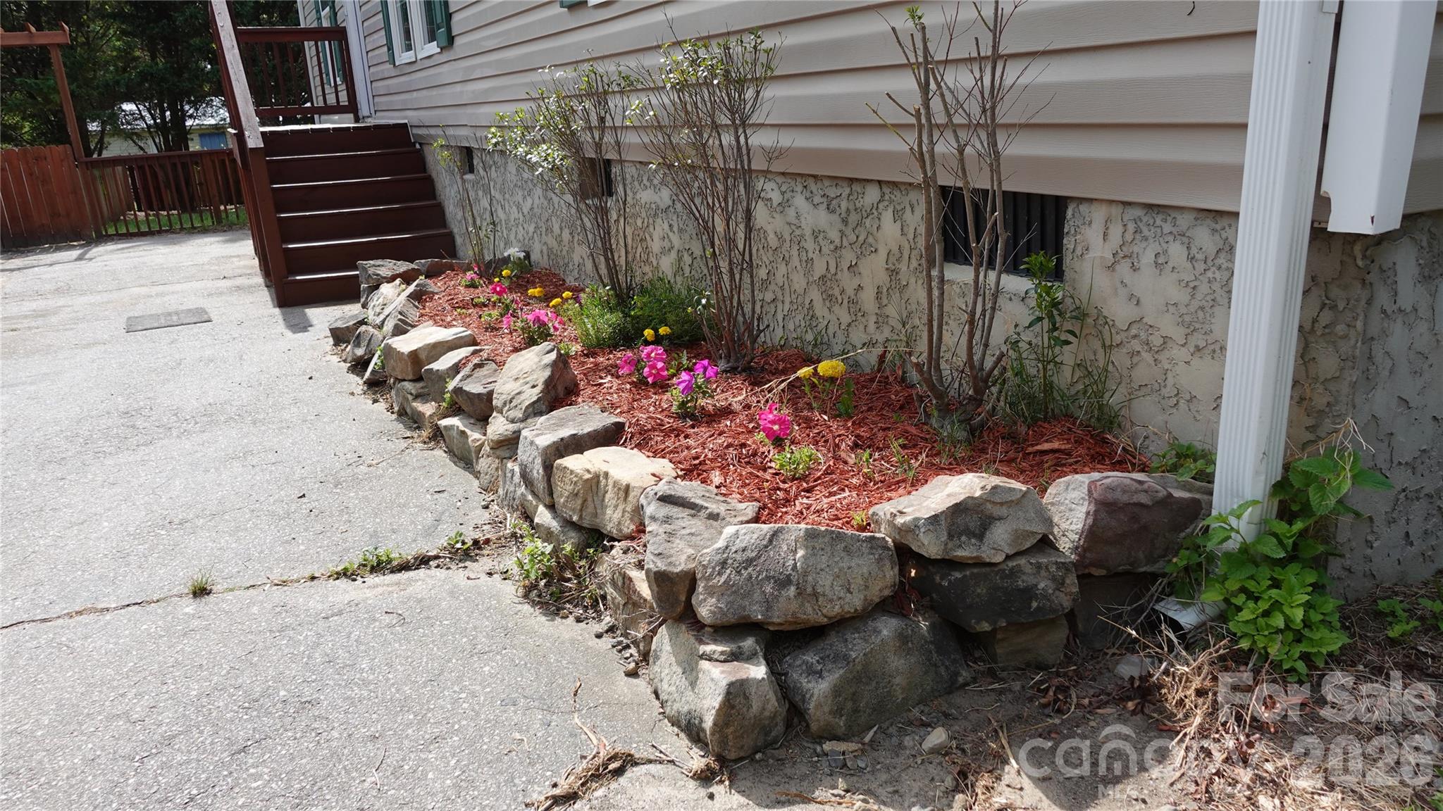 106 Central Avenue Swannanoa NC 28778