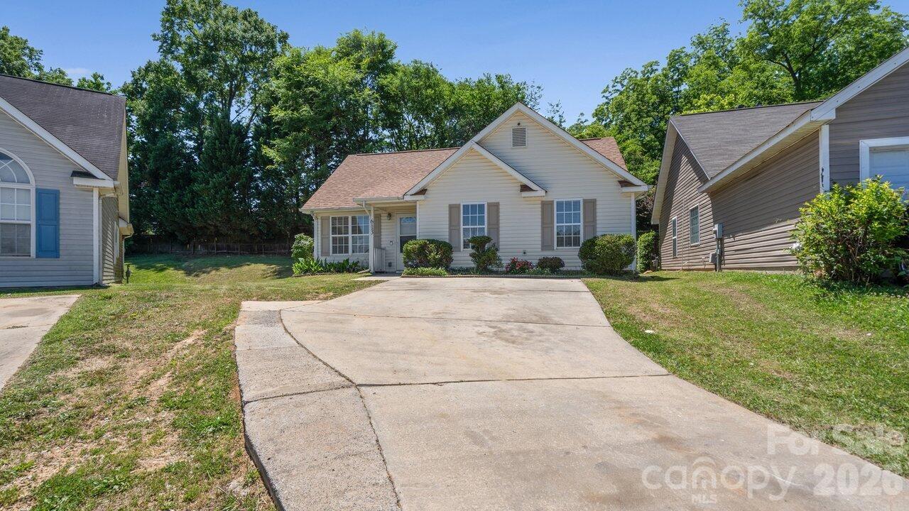 613 Hoskins Ridge Lane Charlotte NC 28216