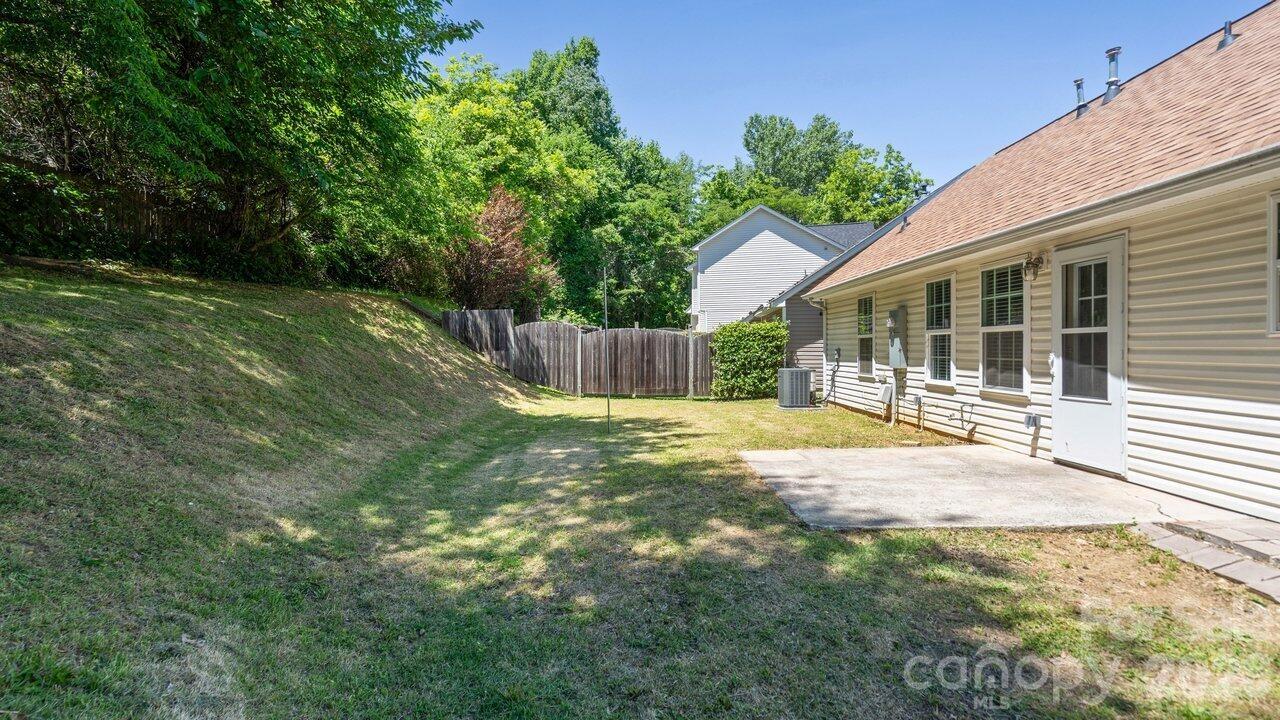 613 Hoskins Ridge Lane Charlotte NC 28216