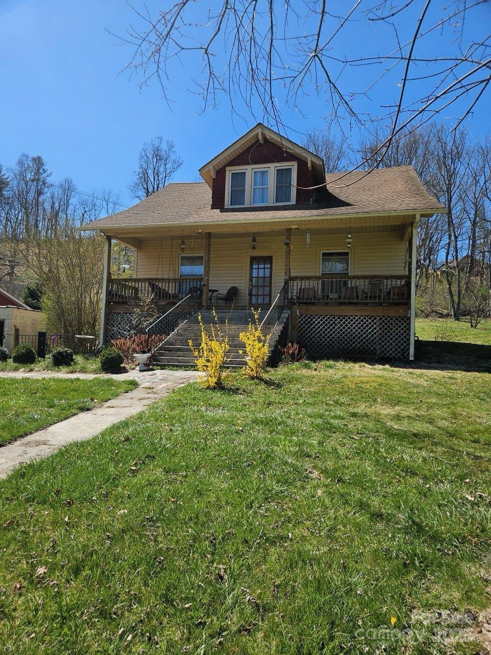 212 S Mitchell Avenue Bakersville NC 28705