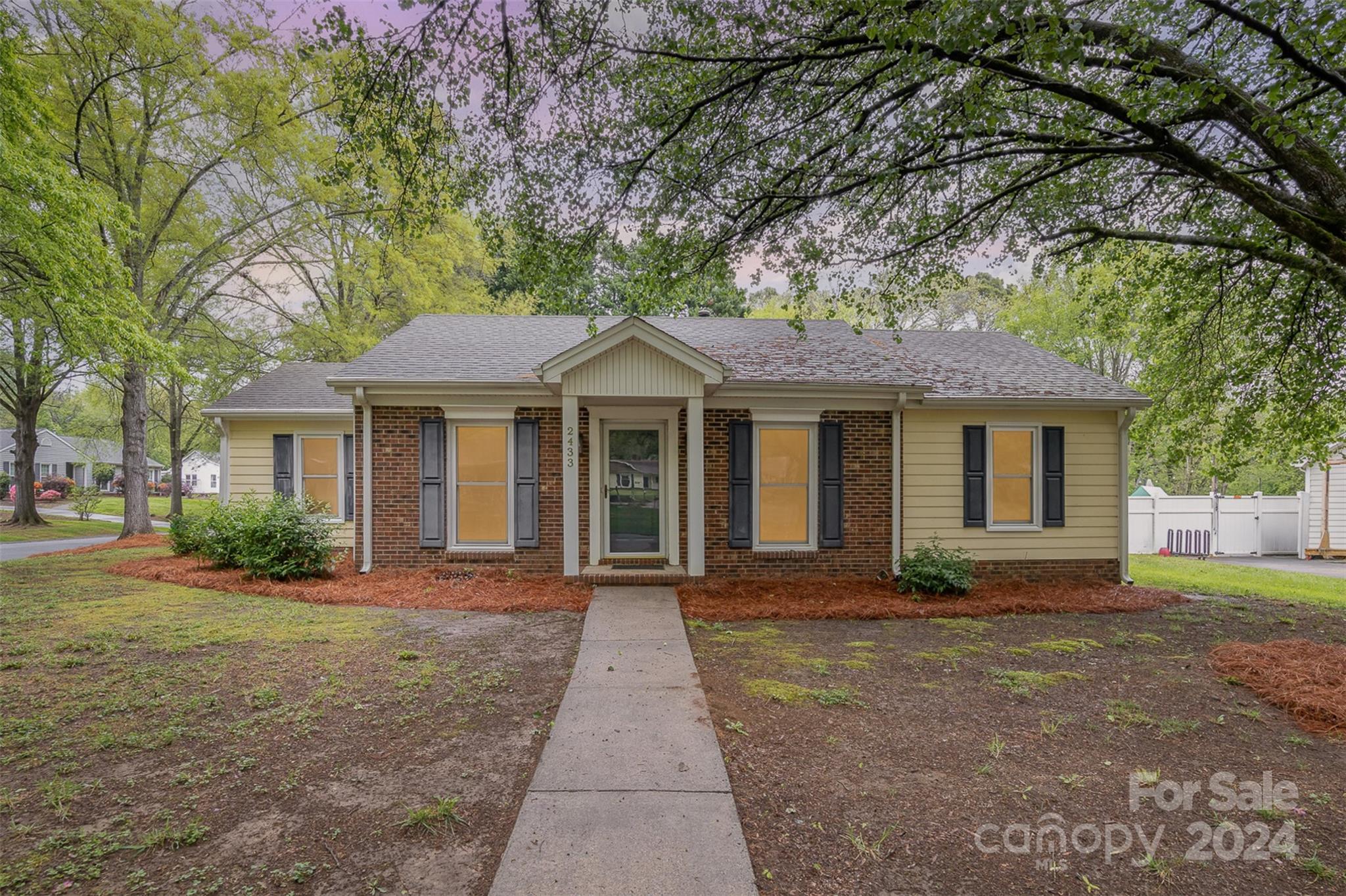 2433 Birnen Drive Charlotte NC 28210