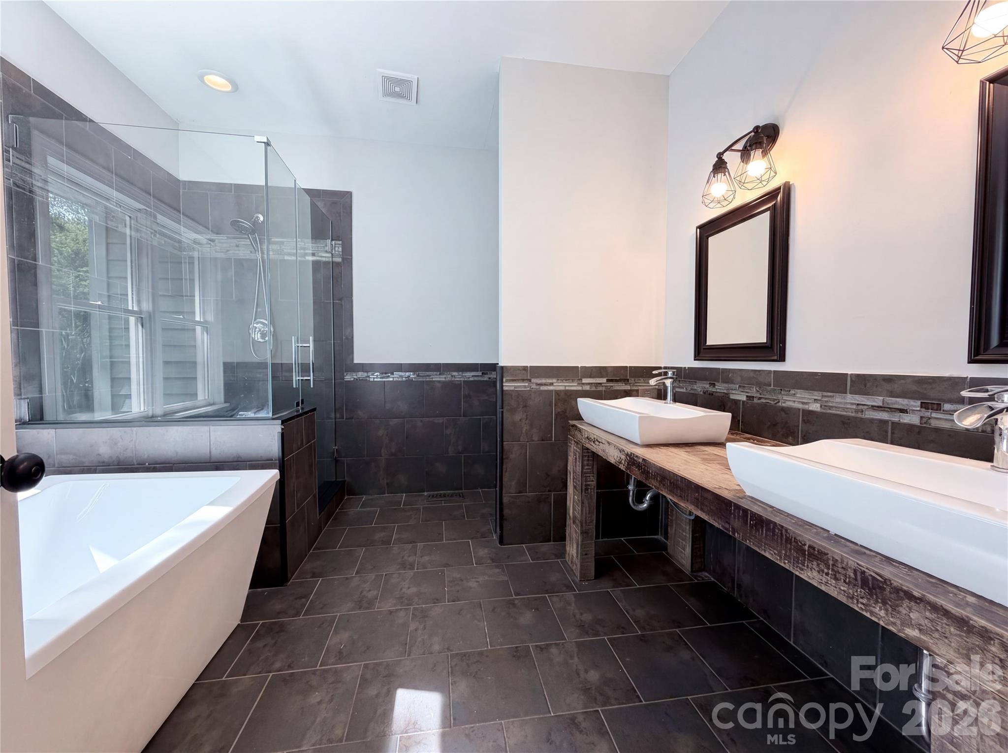 2496 Lake Shore Road S Denver NC 28037