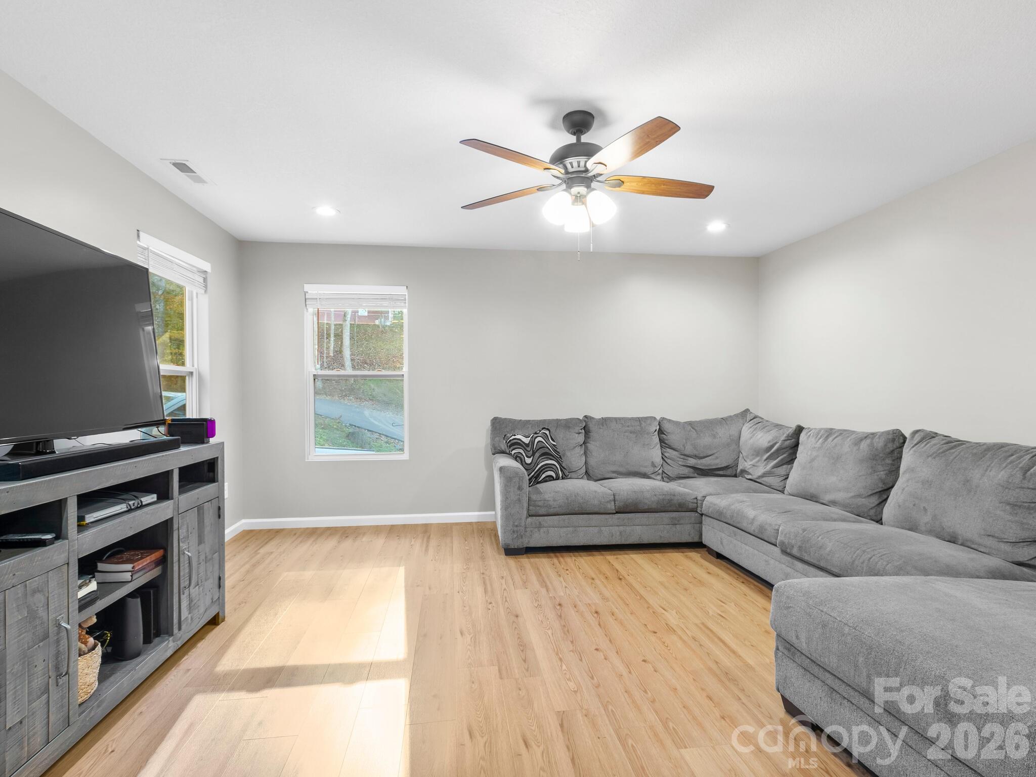 30 Shire Way Lane Leicester NC 28748