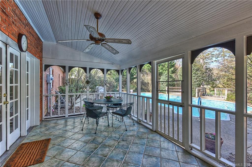 228 Lansdowne Road Charlotte NC 28270