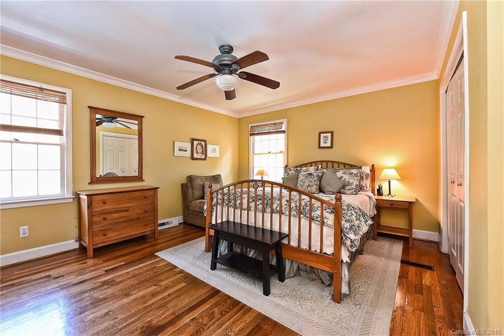 228 Lansdowne Road Charlotte NC 28270