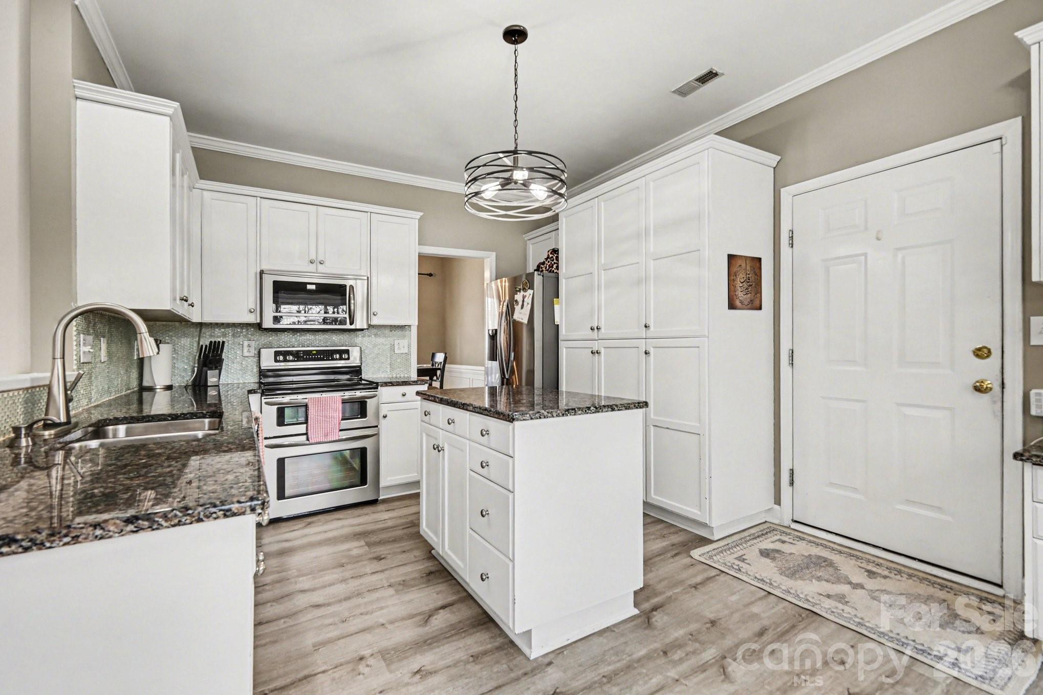 2518 Pimpernel Road Charlotte NC 28213