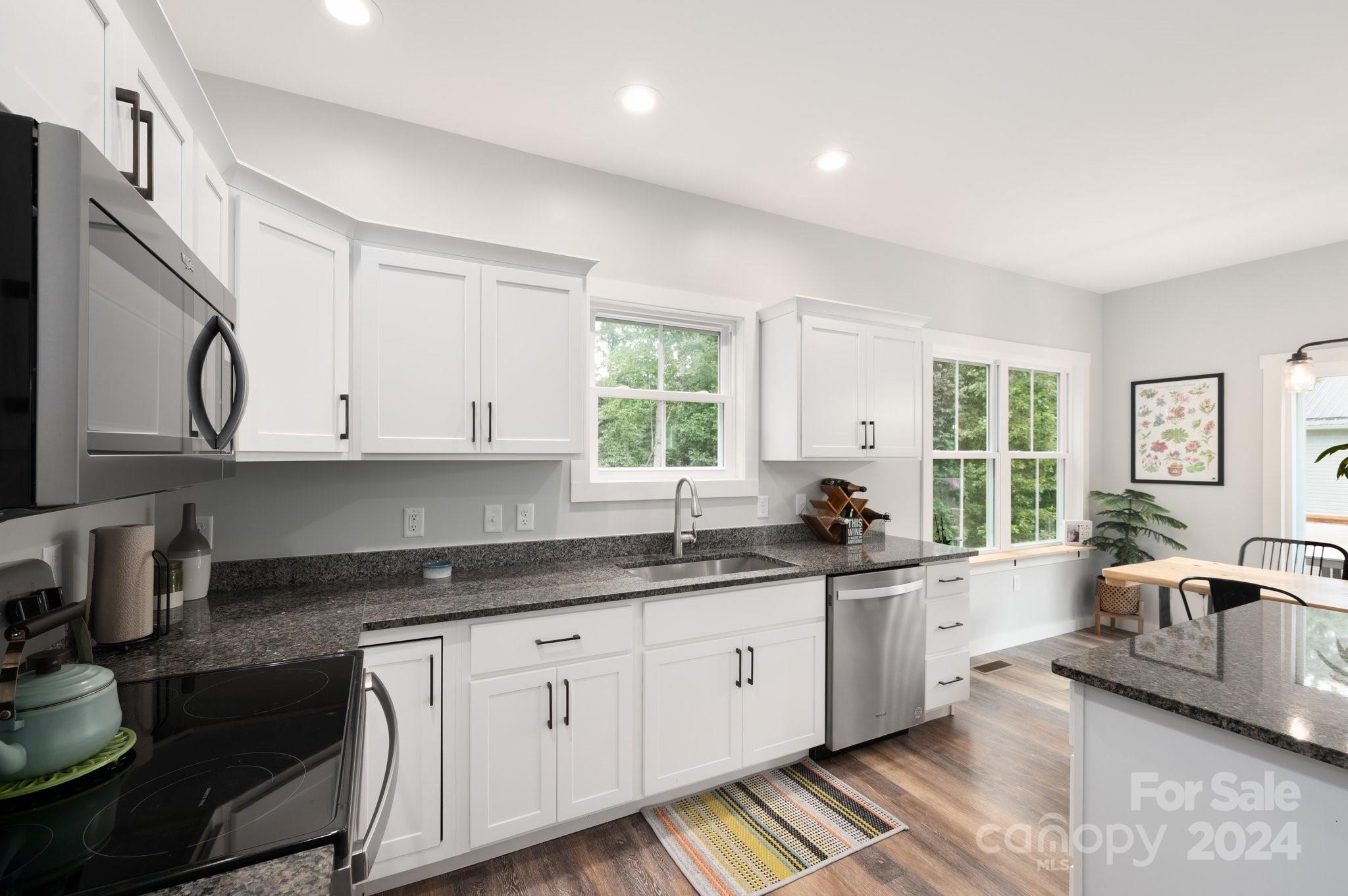 52 Shuler Road Candler NC 28715