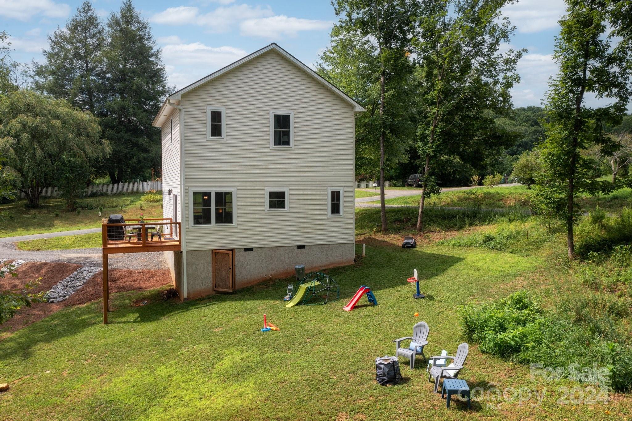 52 Shuler Road Candler NC 28715