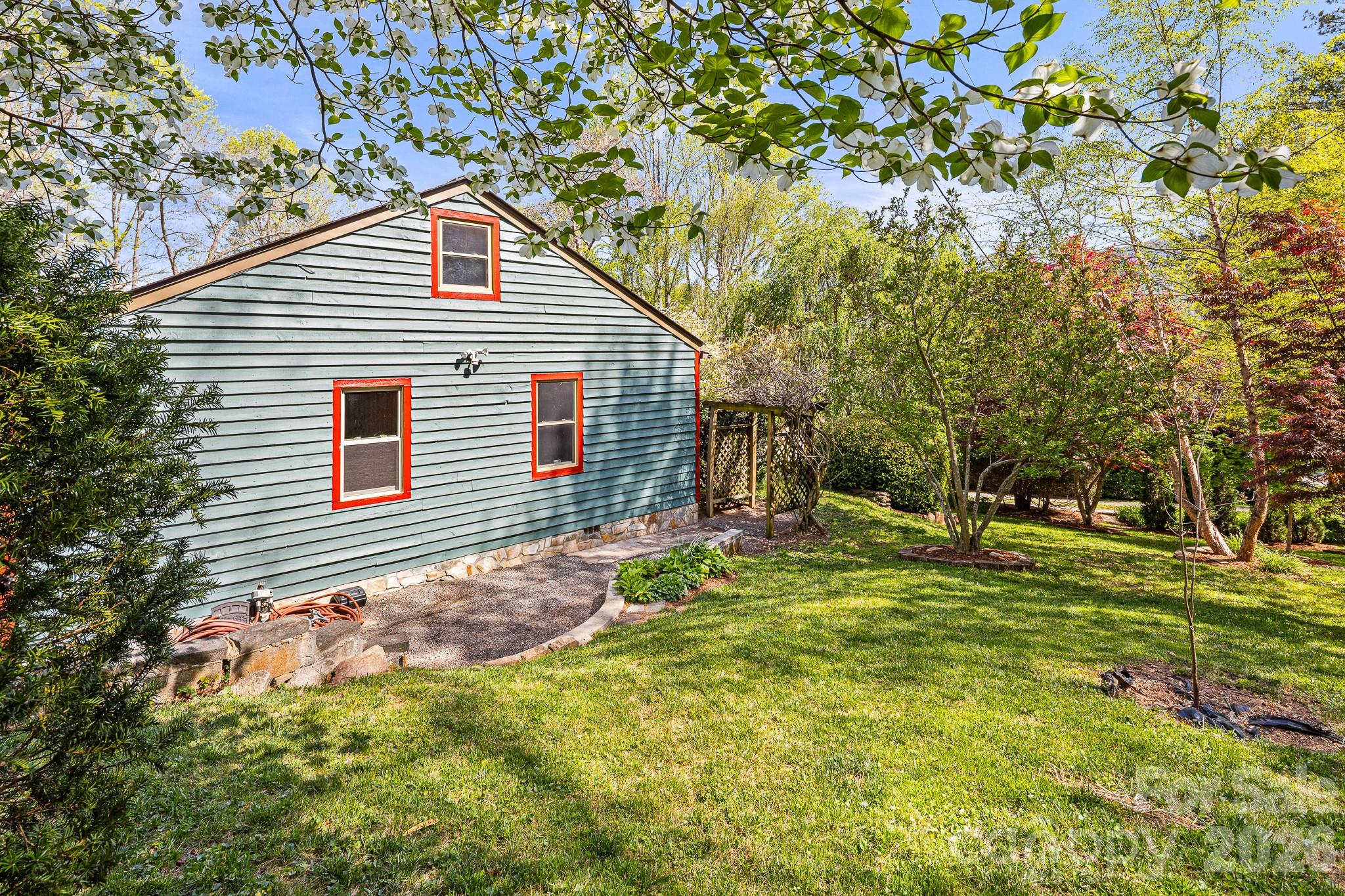 114 Walker Street Black Mountain NC 28711