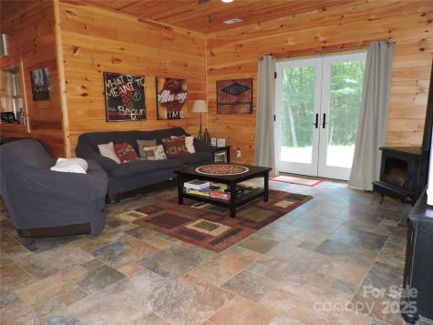 103 Chucks Lane Bakersville NC 28705