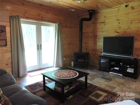 103 Chucks Lane Bakersville NC 28705