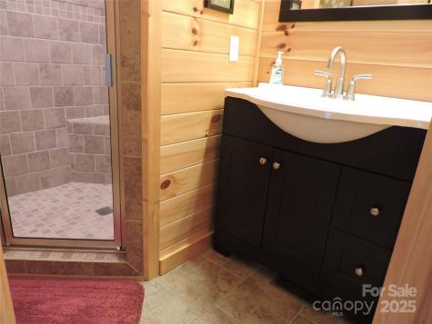 103 Chucks Lane Bakersville NC 28705