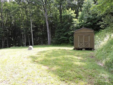 103 Chucks Lane Bakersville NC 28705