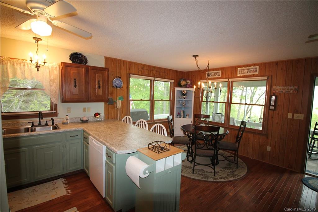 617 Leisure Lane Burnsville NC 28714