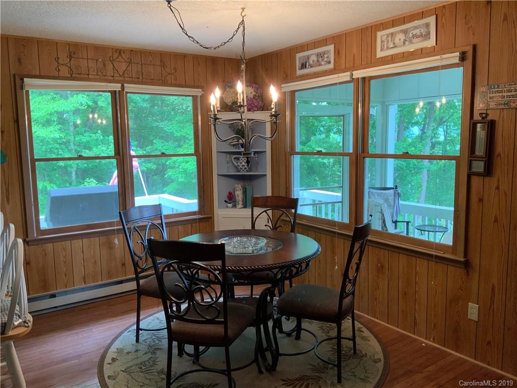 617 Leisure Lane Burnsville NC 28714