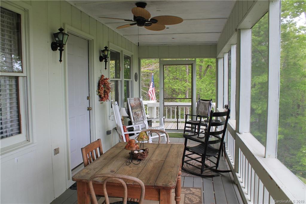 617 Leisure Lane Burnsville NC 28714