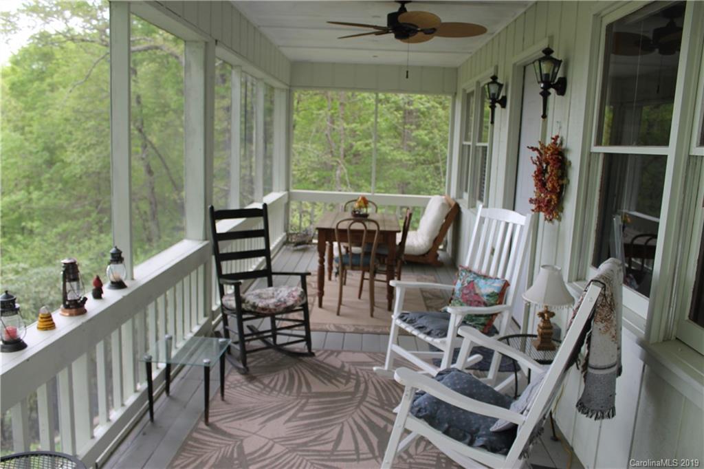 617 Leisure Lane Burnsville NC 28714