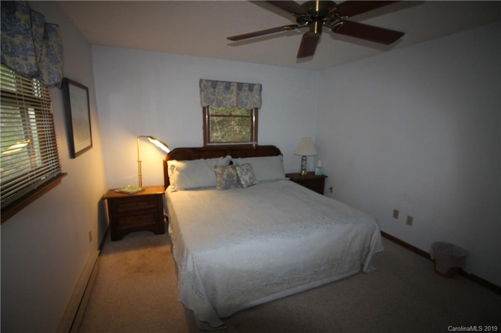 617 Leisure Lane Burnsville NC 28714