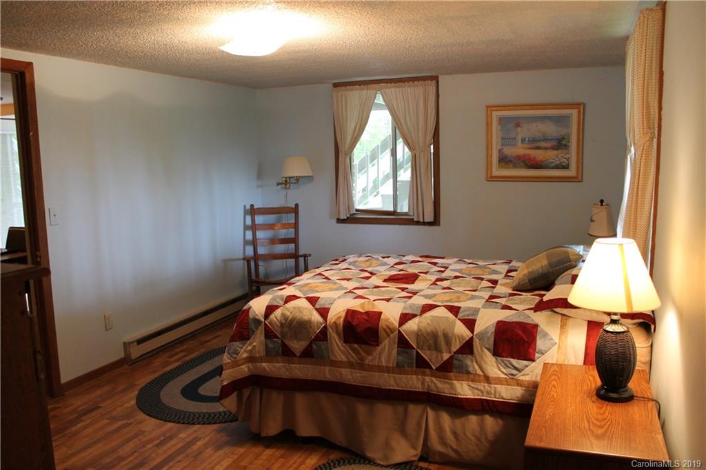 617 Leisure Lane Burnsville NC 28714