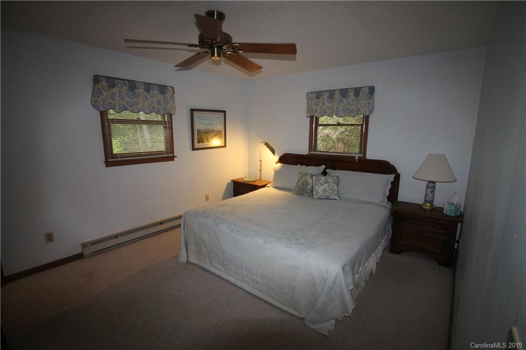 617 Leisure Lane Burnsville NC 28714