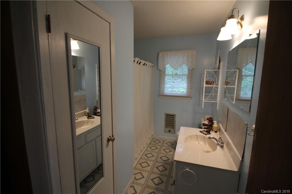 617 Leisure Lane Burnsville NC 28714