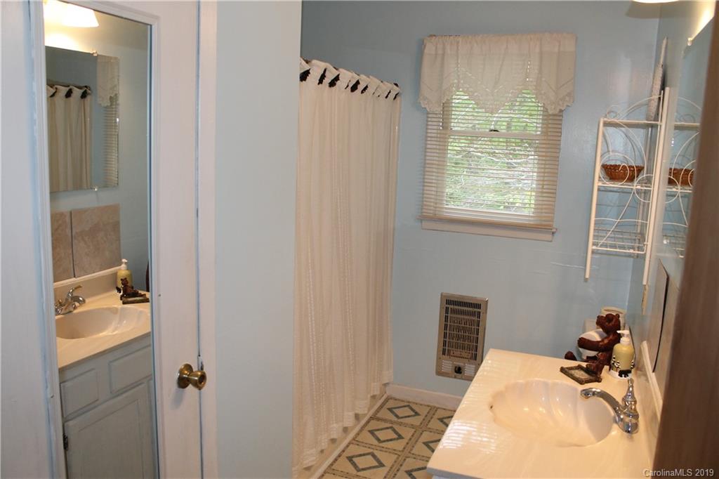617 Leisure Lane Burnsville NC 28714