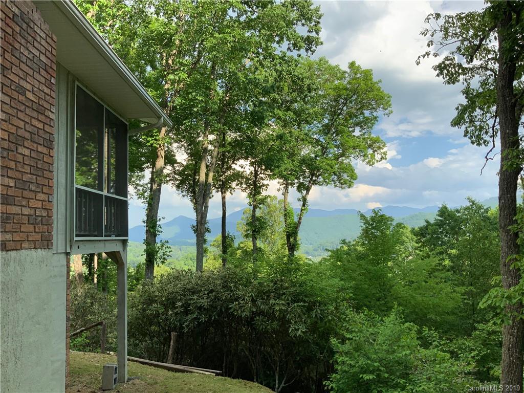 617 Leisure Lane Burnsville NC 28714