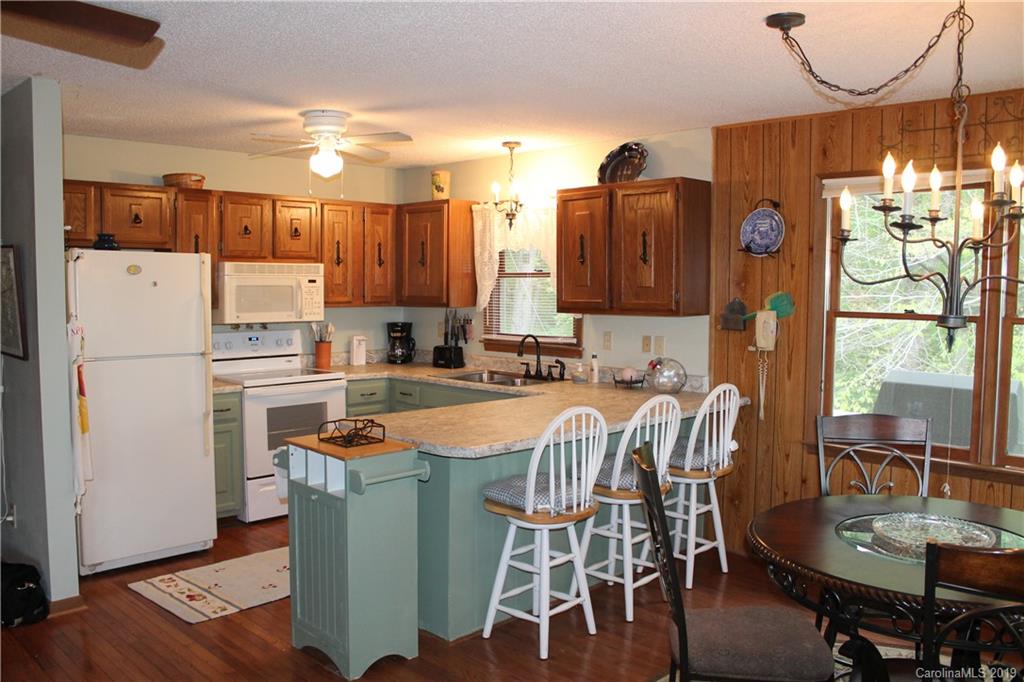 617 Leisure Lane Burnsville NC 28714