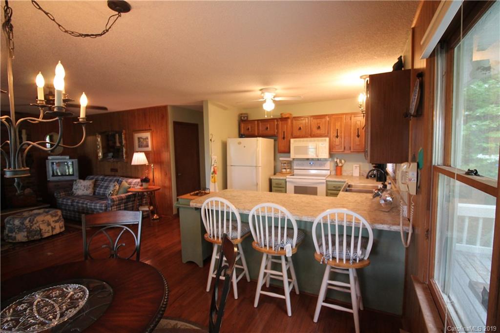 617 Leisure Lane Burnsville NC 28714