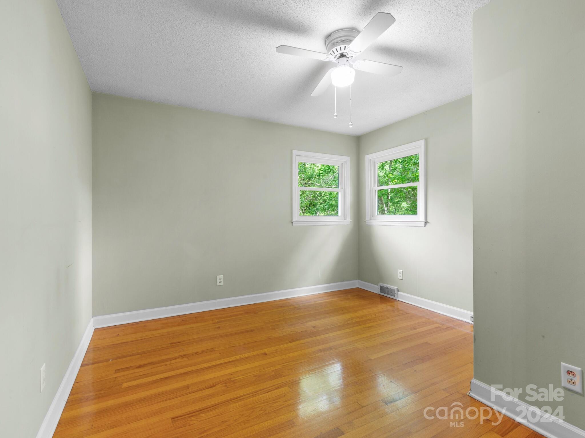 12 Mulberry Drive Arden NC 28704