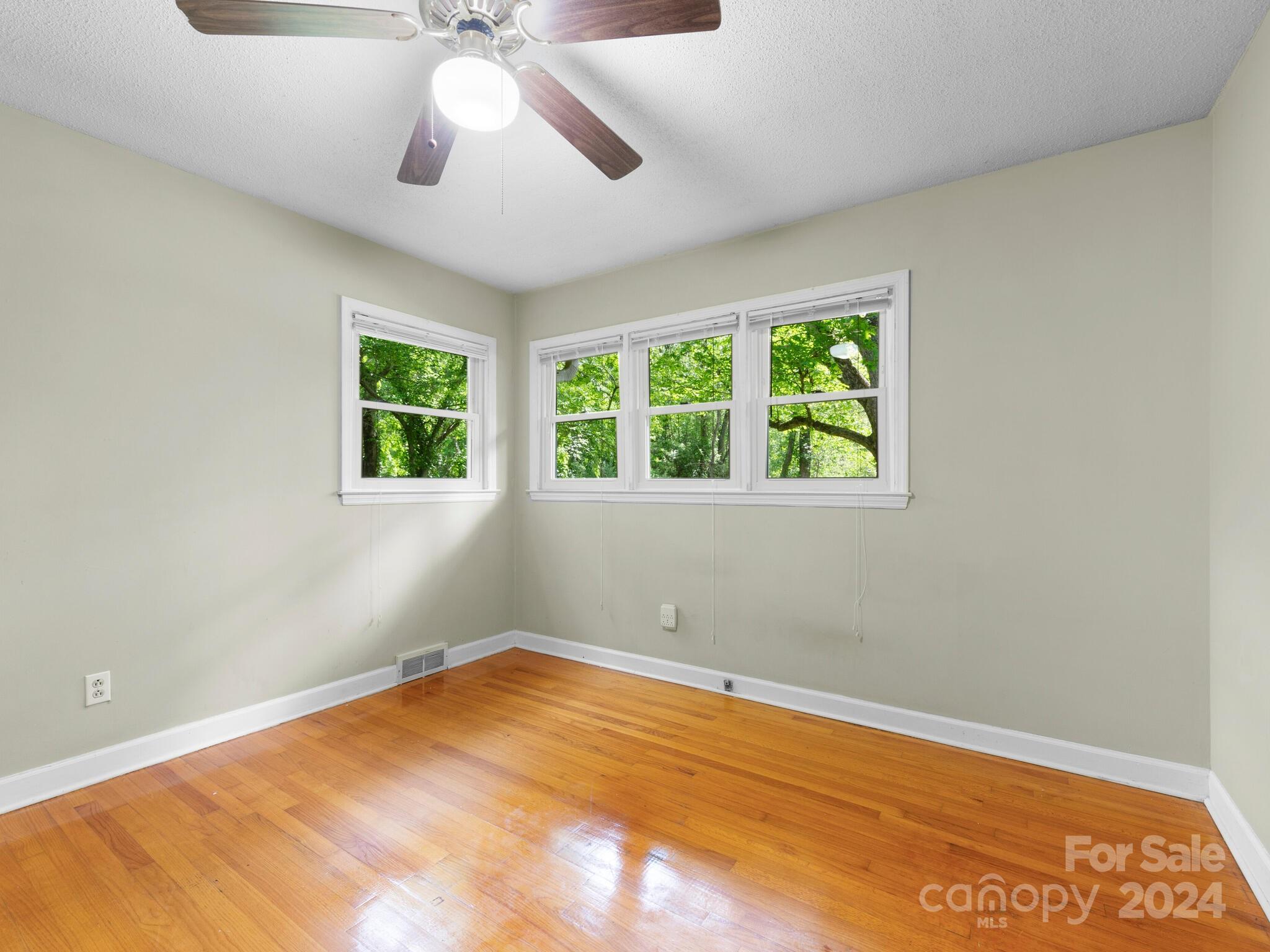 12 Mulberry Drive Arden NC 28704