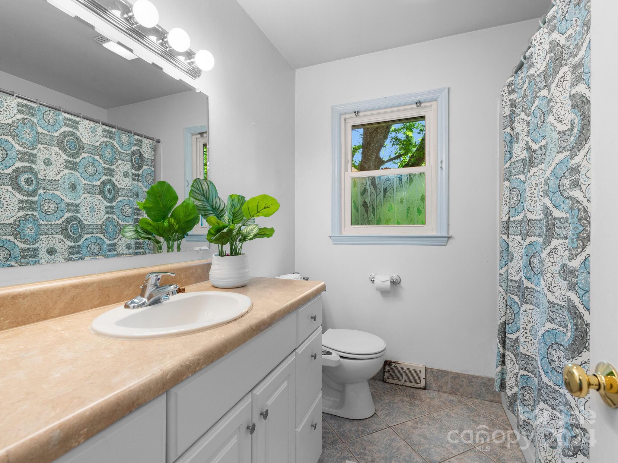 12 Mulberry Drive Arden NC 28704