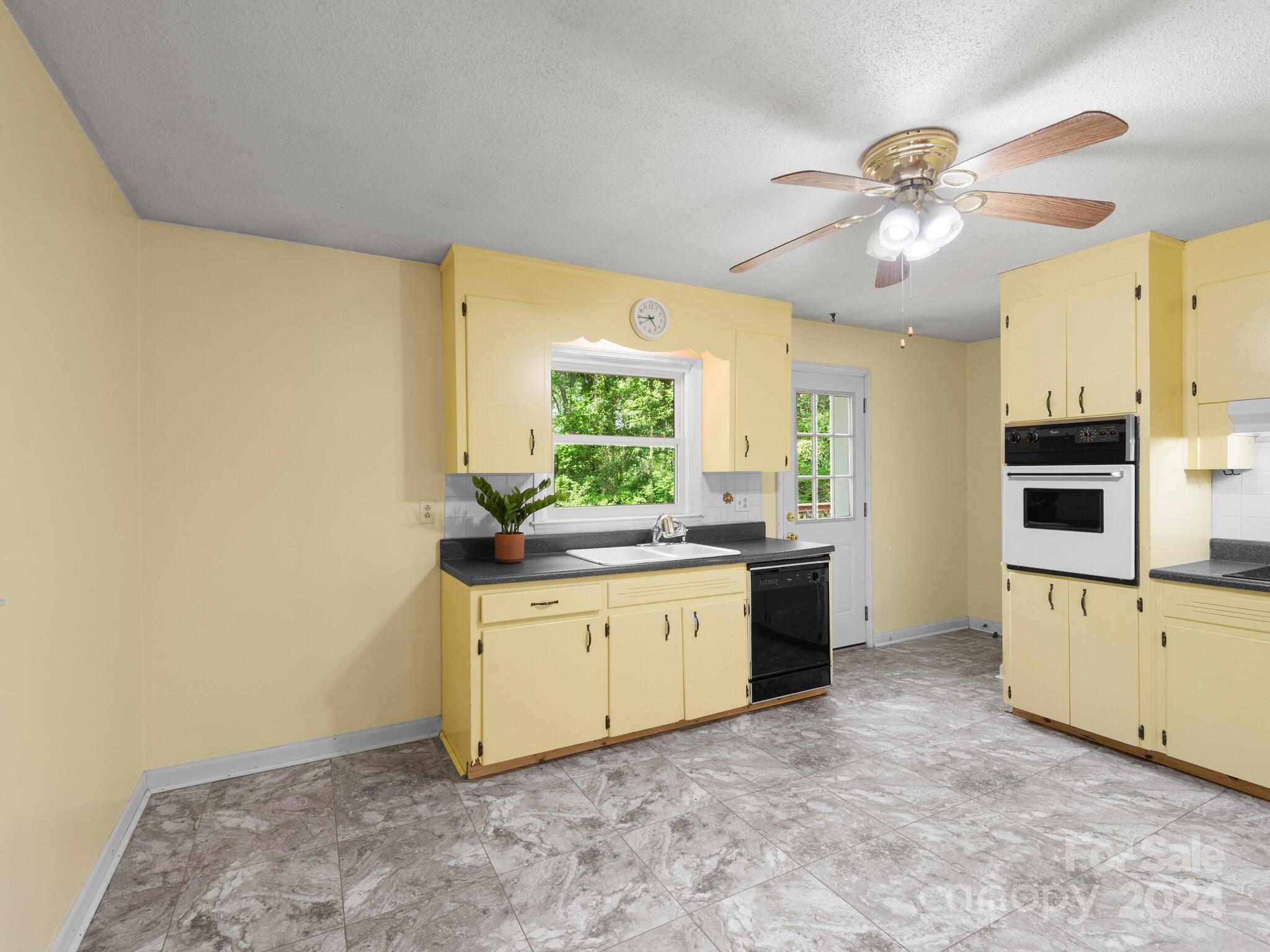 12 Mulberry Drive Arden NC 28704