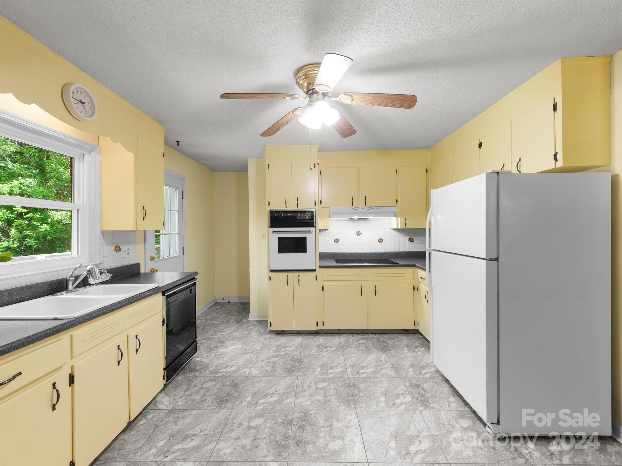 12 Mulberry Drive Arden NC 28704