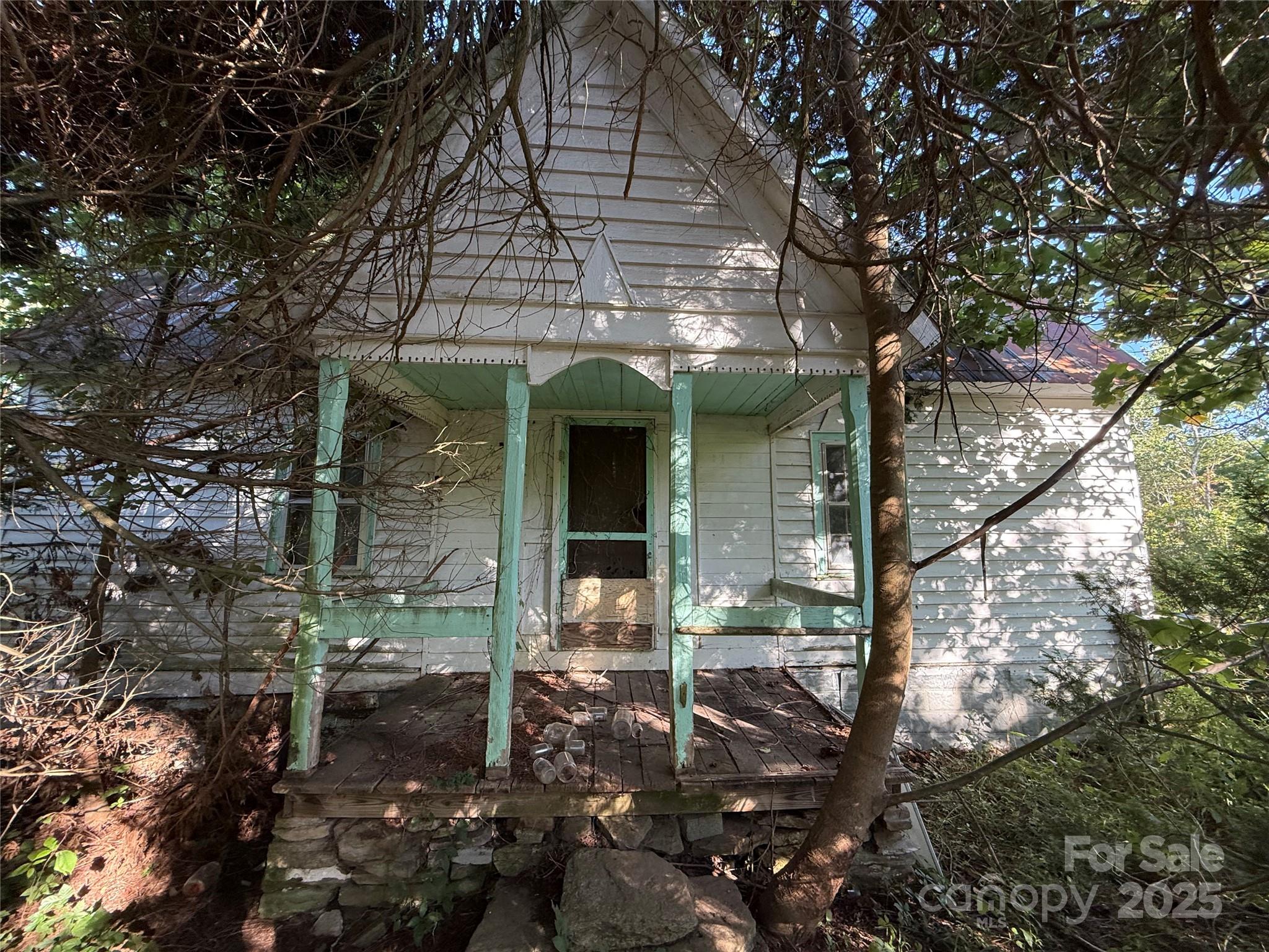 353 Perkins Road Bakersville NC 28705