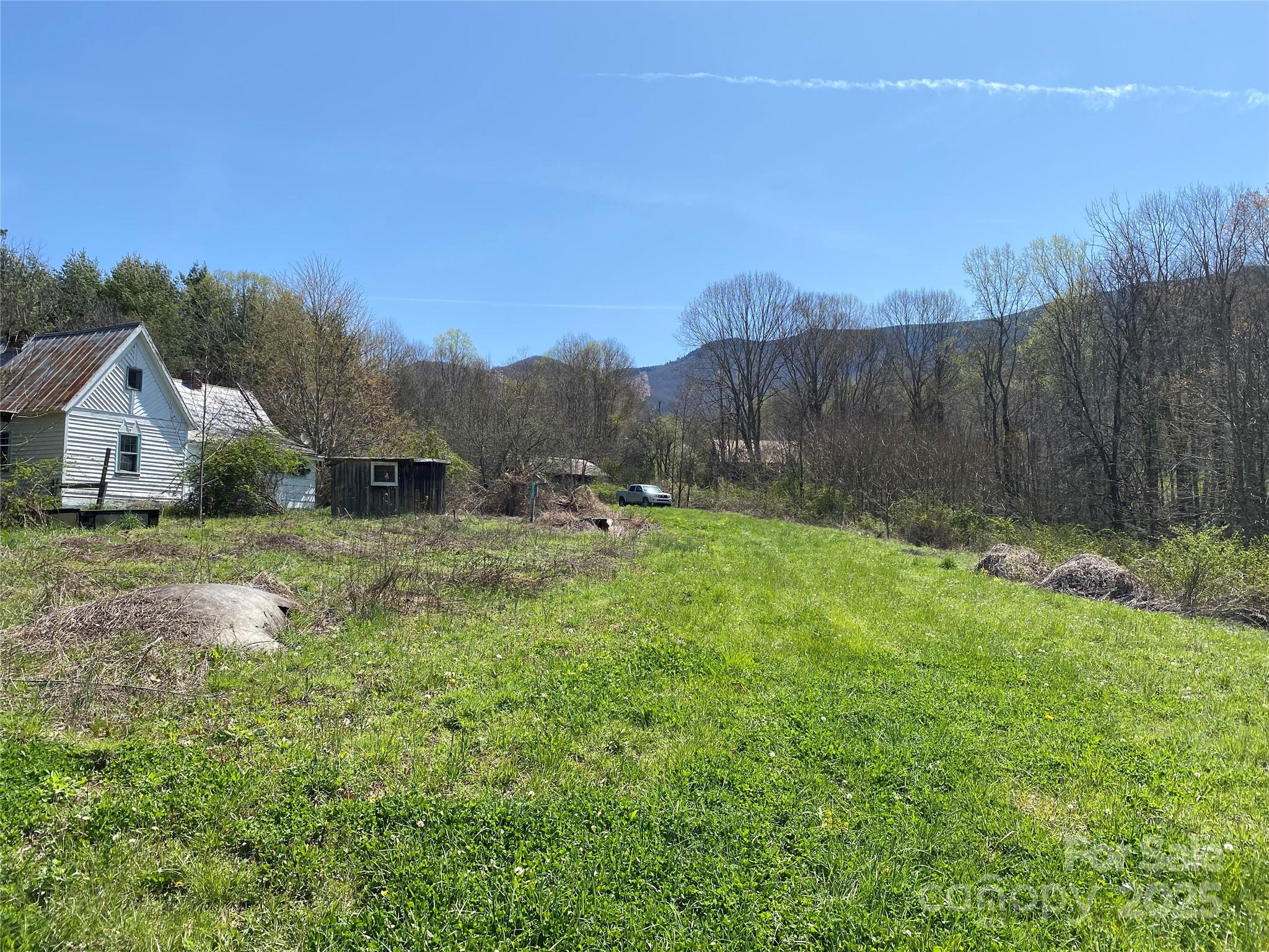 353 Perkins Road Bakersville NC 28705