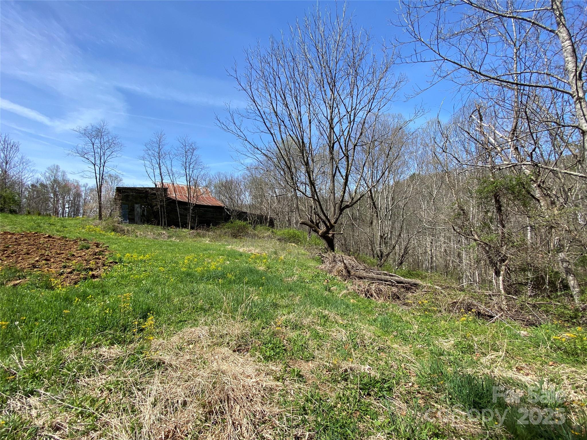 353 Perkins Road Bakersville NC 28705