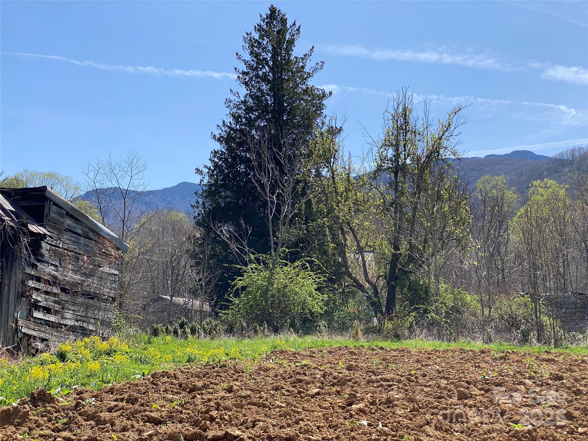 353 Perkins Road Bakersville NC 28705