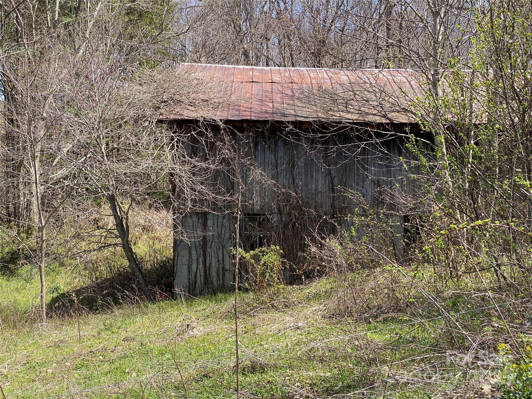 353 Perkins Road Bakersville NC 28705