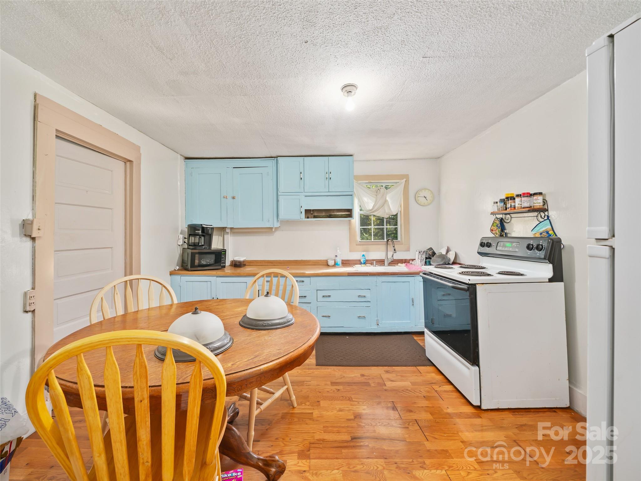 353 Perkins Road Bakersville NC 28705