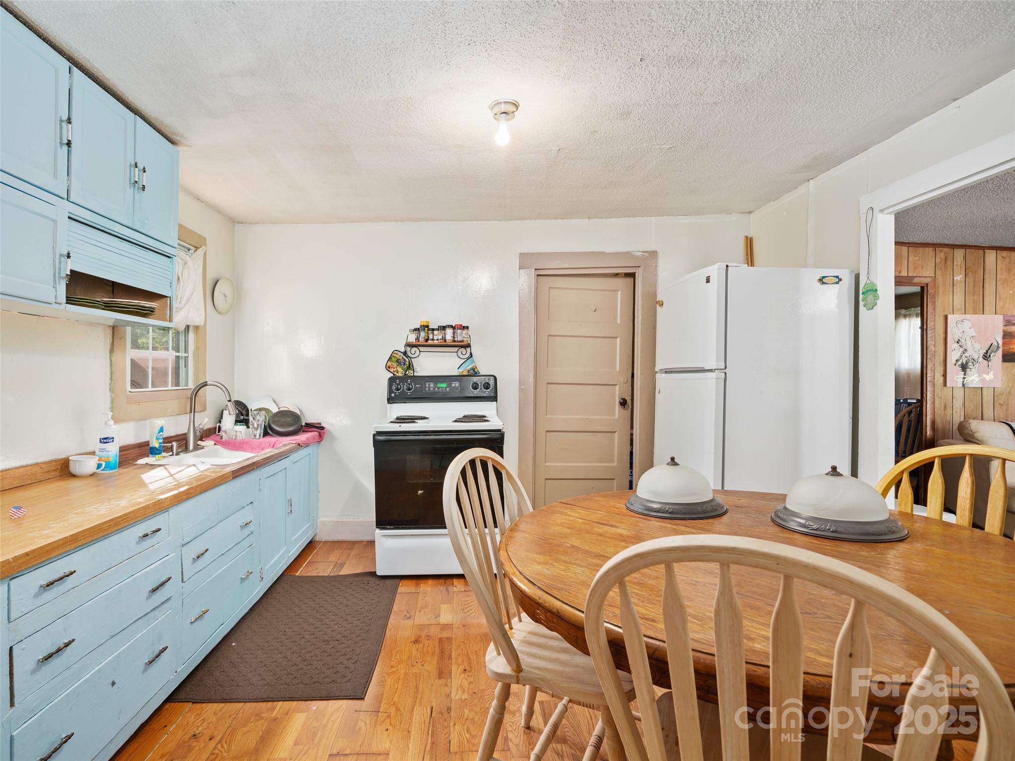 353 Perkins Road Bakersville NC 28705