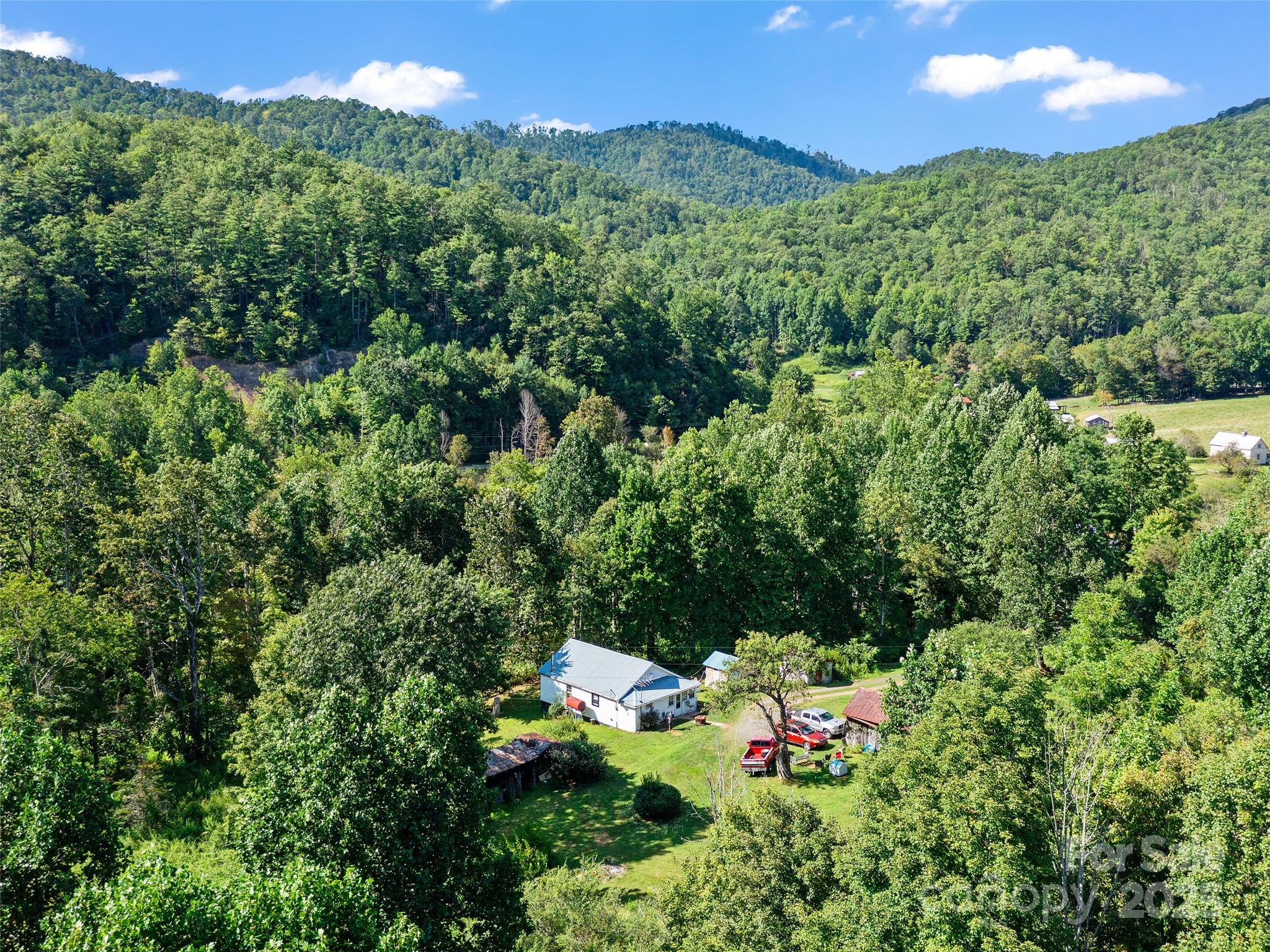 353 Perkins Road Bakersville NC 28705