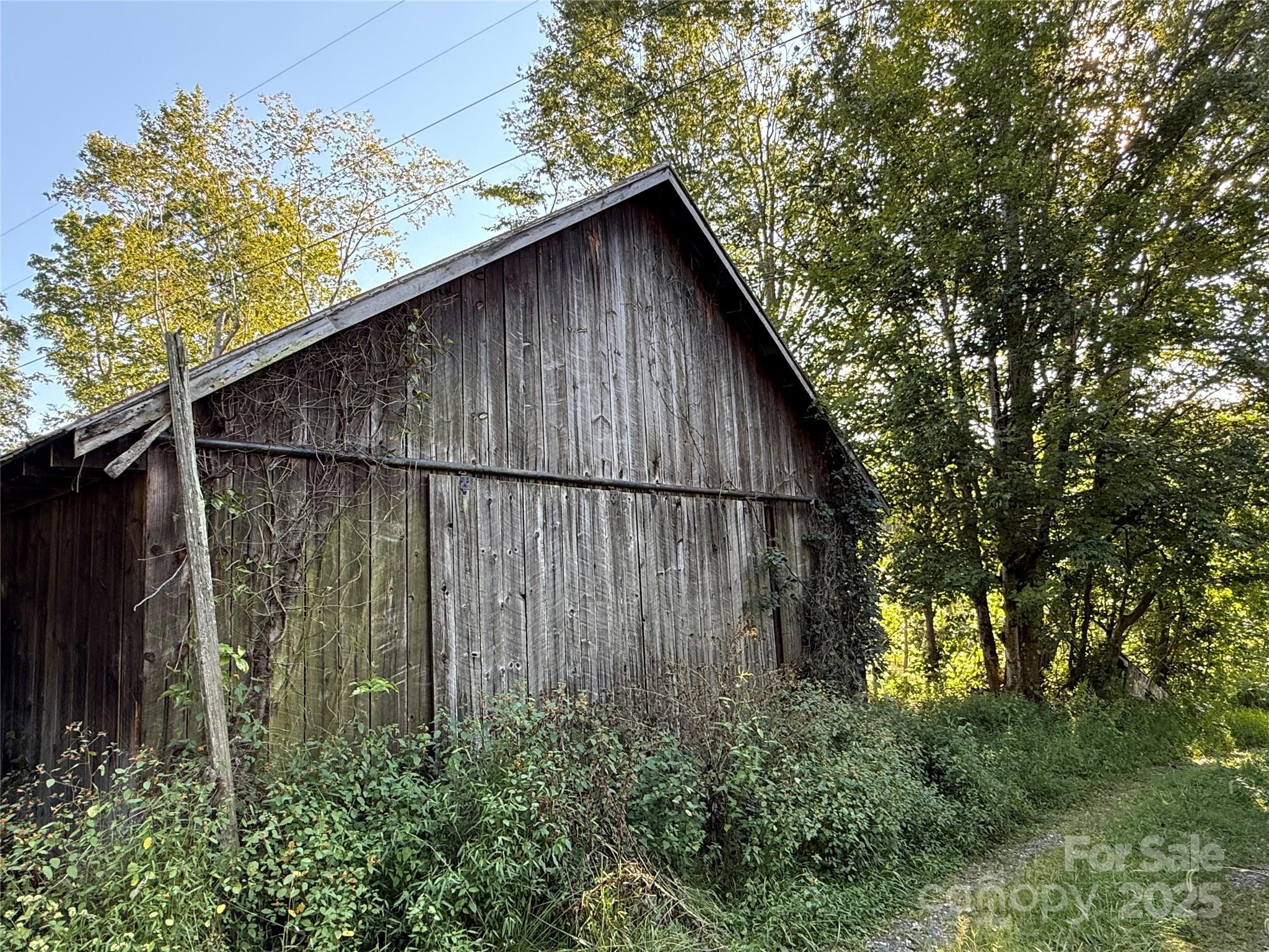 353 Perkins Road Bakersville NC 28705